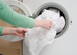 روش های شستشوی پرده با ماشین لباسشویی برای خانه تکانی